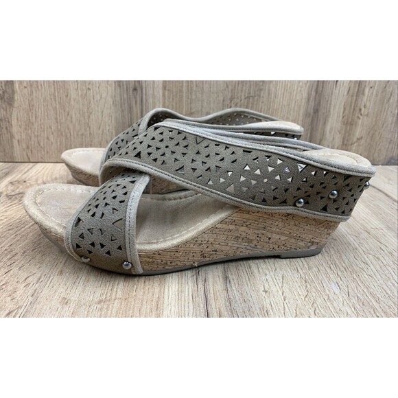 Minnetonka Platform Wedge Eyelet Sandals Women's Size 10 Brown Suede Leather - Picture 3 of 15